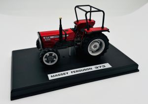 CW0295 - MASSEY FERGUSON 373 4WD