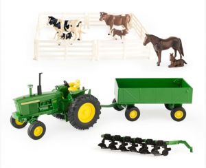 ERT15474 - JOHN DEERE 4020 con rimorchio, aratro, animali e recinzioni