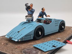 PANTHEON025 - BUGATTI Type 32 - CARRO ARMATO - Gran Premio dell'ACF Tours 1923 Cofano aperto con 2 figurini e decalcomanie