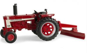 ERT44084 - INTERNATIONAL Hydro 70 con lama