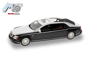 HER87MC000026 - MAYBACH 62S 2002 nero e argento