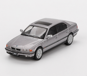 MGT00792-L - BMW E38 750 IL Aspen Argento metallizzato 2000 LHD