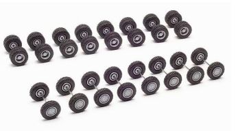 HER054089 - Pneumatici fuoristrada con cerchi 4x4 - 8 coppie di ruote anteriori e 8 ruote gemellate