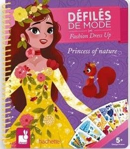 JAN07832 - Sfilate di moda della principessa della natura