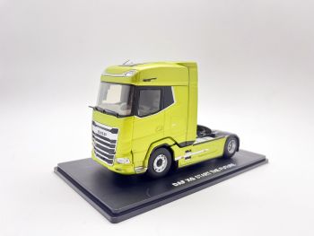 ELI118001 - DAF XG 4x2 giallo metallizzato