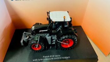 CW0161 - FENDT 820 Nero