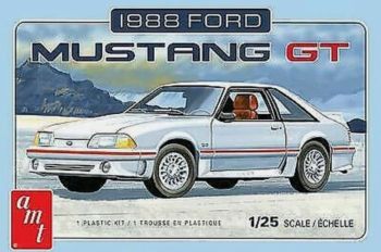 AMT1216M/12 - FORD Mustang GT 1988 da assemblare e verniciare