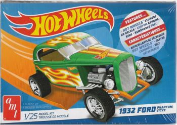 AMT1313M/12 - FORD Phantom Vicky 1932 da assemblare e verniciare