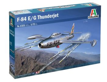 ITA1321 - Aereo da bombardiere REPLUBLIC F-84 G Thunderjet da assemblare e dipingere