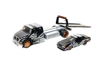 MST15055MJBKS - INTERNATIONAL Durastar Flatbed 1988 con FORD Mustang LX #22 - TOYO TIRES sotto blister