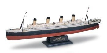 REV10445 - RMS Titanic da assemblare e verniciare