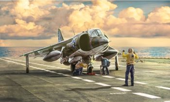ITA1410 - AV-8A Aereo da caccia Harrier da assemblare e dipingere