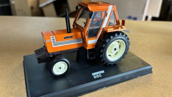 CW0207 - FIAT 880 2wd avec cabine