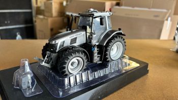 CW0208 - MASSEY FERGUSON 7S Gris