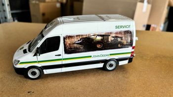 CW0209 - MERCEDES Sprinter JOHN DEERE Service