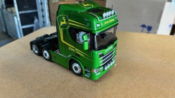 CW0219 - SCANIA R500 6x2 JOHN DEERE