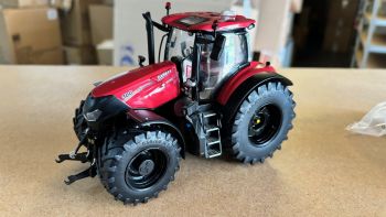 CW0220 - CASE IH Optum 300 jantes noir + pneus