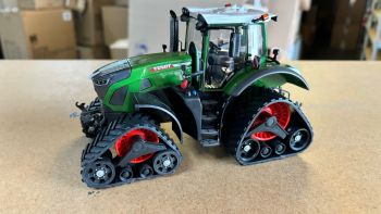 CW0221 - FENDT 942 varion à chenilles