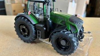 CW0223 - FENDT 942 vario jantes noires
