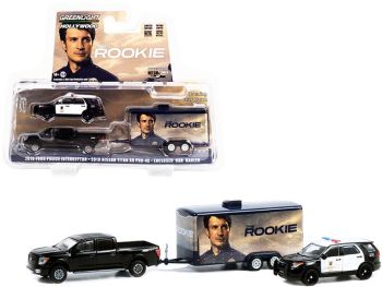 GREEN31130-C - 2019 NISSAN Titan XD PRO-4x con 2 assi rimorchio e 2013 FORD Police Interceptor THE ROOKIE sotto blister