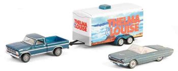 GREEN31180-B - FORD F-250 1967 con rimorchio e FORD Thunderbird cabriolet 1966 - THELMA & LOUISE della serie HITCH & TOW in blister