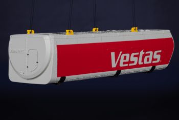 IMC33-0205 - Turbina VESTAS rossa e bianca