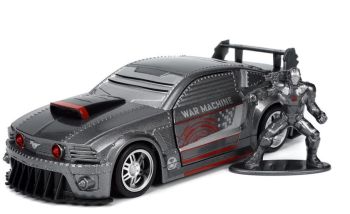 JAD33082 - FORD Mustang 2007 con figura della MACCHINA DA GUERRA