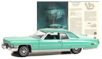 GREEN39130-D - CADILLAC coupé Deville 1971 della serie VINTAGE AD CARS in blister