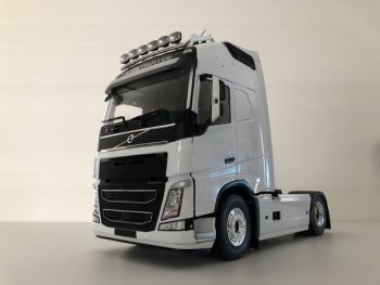 PRX30208 - VOLVO FH16 XL Cab 2018 4x2 Bianco