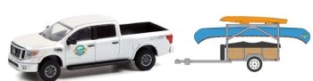 GREEN32230-A - 2019 NISSAN Titan XD PRO-4X con rimorchio HITCH & TOW e canoa in blister