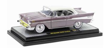 M2M-40300-115B - Chevrolet Bel Air Hardtop del 1957, rosa metallizzato