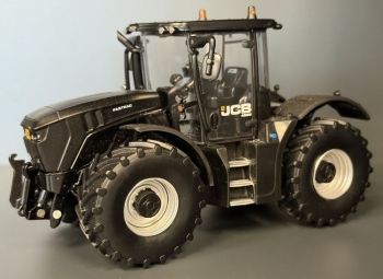 BRI43453BS - JCB Fastrac 4220 Nero con cerchi grigi – Edizione limitata a 750 unità