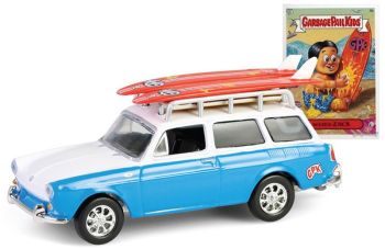 GREEN54110-B - VOLKSWAGEN Type 3 Squareback 1961 blu con tavole da surf sul tetto della serie GARBAGEPAILKIDS in blister