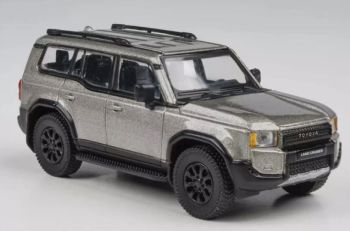 PAR64-55746 - Toyota Land Rover Gruiser LC250 2024 Grigio metallizzato