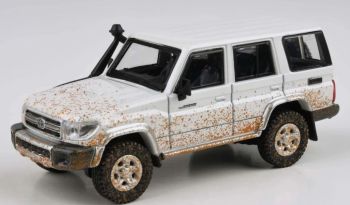 PAR64-56312 - TOYOTA Land Cruiser LC76 Off Road Effect 2014 Bianco