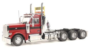 DCM71147 - Autocarro PETERBILT Model 589 131 BBC con asse tridem (rosso)