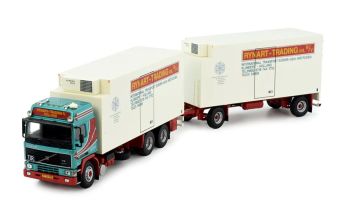 TEK76835 - Camion refrigerato VOLVO F12 Globetrotter 6x4 con rimorchio refrigerato RYNART 1+1 assi.