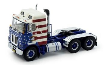 TEK81825 - MACK F700 6x4 BULLDOG AUTOCARRO