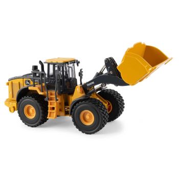 ERT45717 - JOHN DEERE 844L caricatore