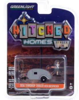 GREEN34100-F - TEARDROP 1 asse 1956 caravan grigio con figurine della serie Hitched Homes venduto in blister