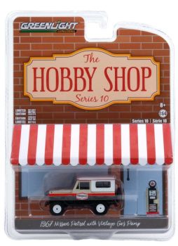 GREEN97100-A - NISSAN Patrol 1967 4x4 TEXACO con pompa benzina The Hobby Shop Series venduta in blister
