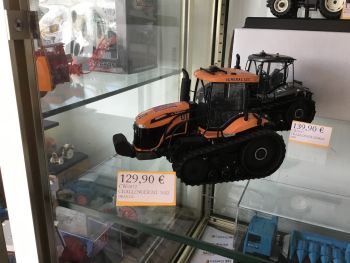 CW0072 - CHALLENGER MT 765D arancione