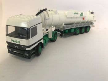 CON4060 - MERCEDES 4x2 Con pompa fogna serbatoio 3 Assi HANIEL