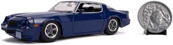 JAD253255002 - La CHEVROLET Camaro Z28 di Billy di Stranger Things con medaglia