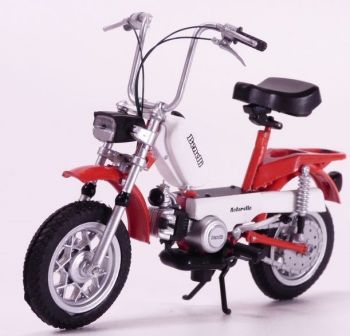 MAGMOT045 - Ciclomotore BENELLI Motorella bianco e rosso