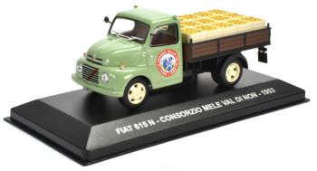 NET0031 - FIAT 615 N 1953 portavassoi con carico di frutta Ditta italiana Val Di Non