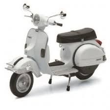 NEW42213A - VESPA P200E bianca
