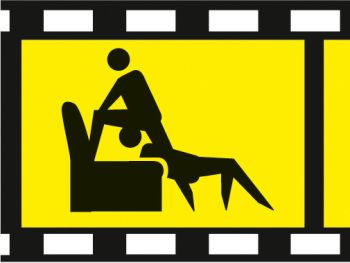 NOC15962 - scena d'amore sul divano