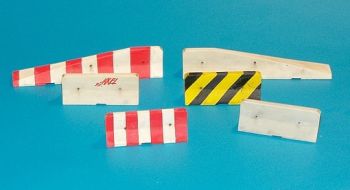 PLS4043 - 6 barriere di sicurezza in miniatura da dipingere per diorama 4 piccole da 4 cm e 2 lunghe da 8 cm