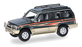 HER87MC000050 - MITSUBISHI Pajero verde